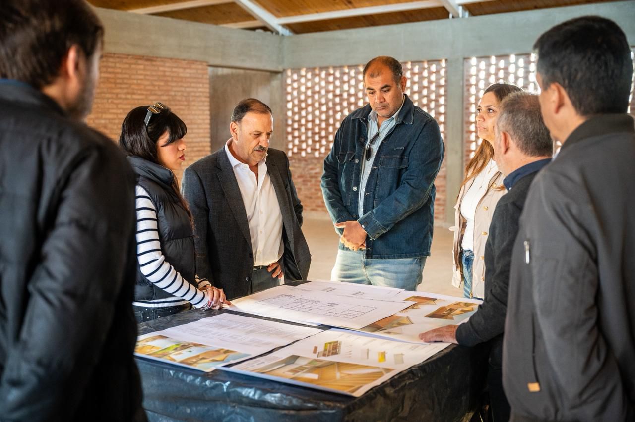 Con fondos propios, la Provincia continúa con la construcción de una escuela que apunta a la capacitación en programación y electrónica